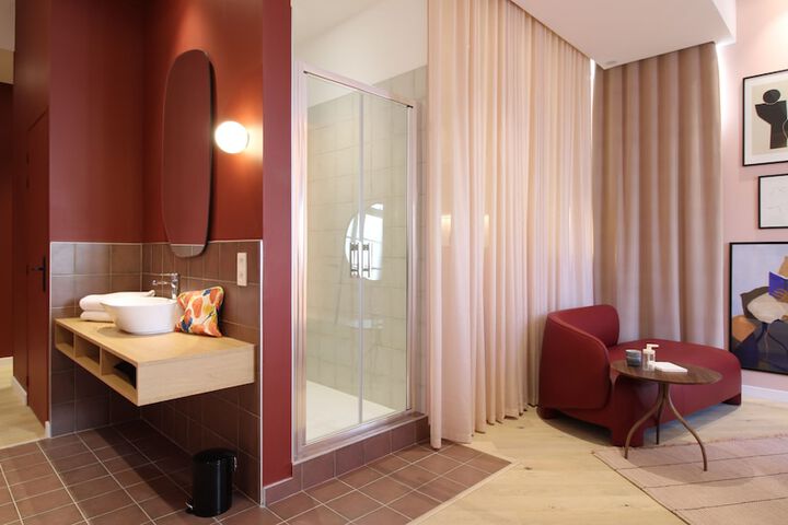 Room 613 of 780