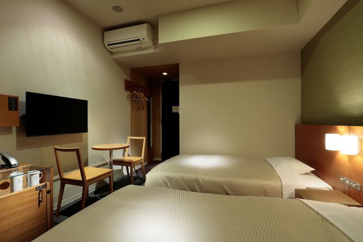 Room 22 of 46