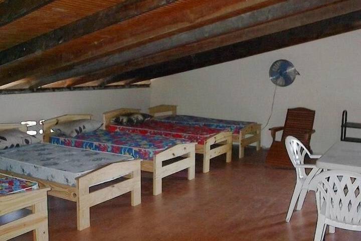 Room 6 of 32