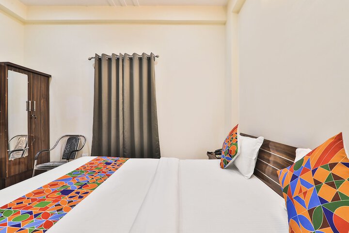 Room 18 of 38
