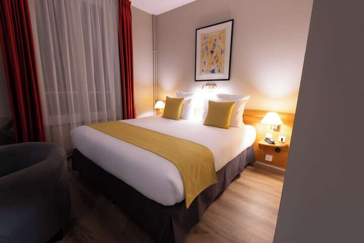 Room 40 of 106