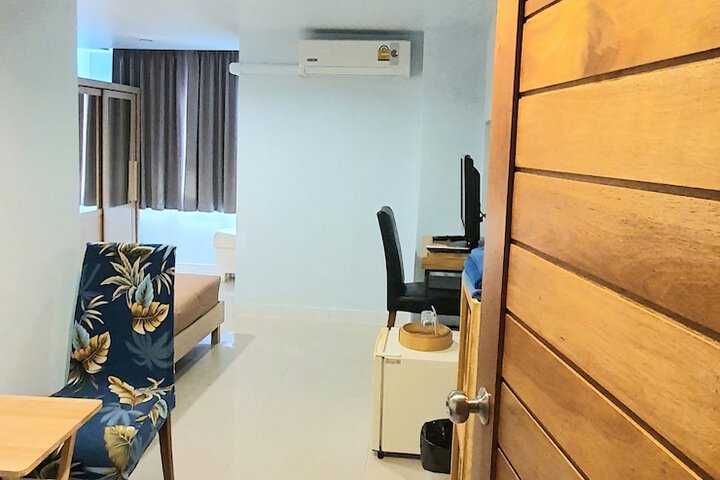 Room 28 of 50