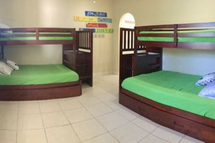 Room 11 of 25