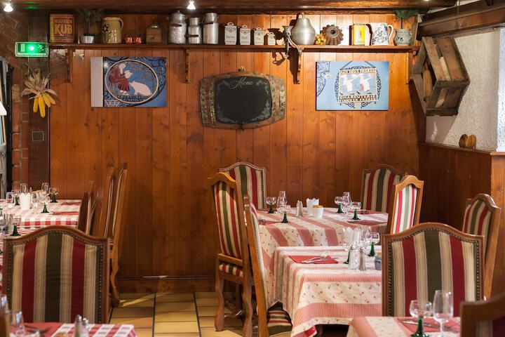 Dining 70 of 96