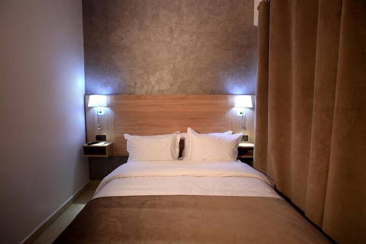 Room 9 of 27