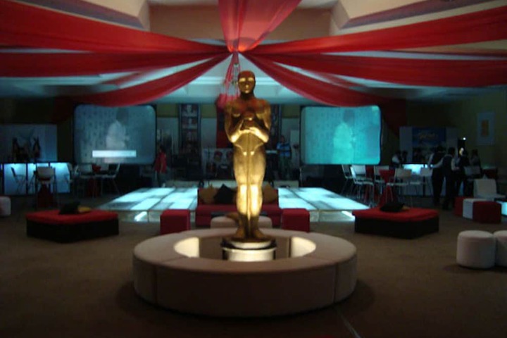 Lounge 16 of 23