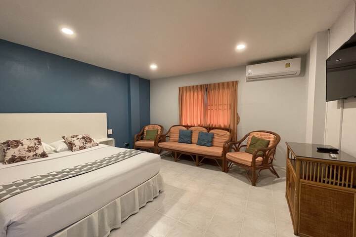 Room 8 of 70