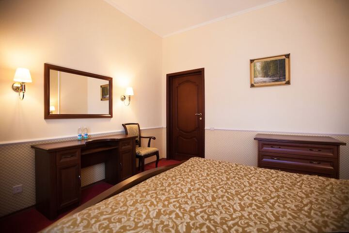 Room 52 of 59