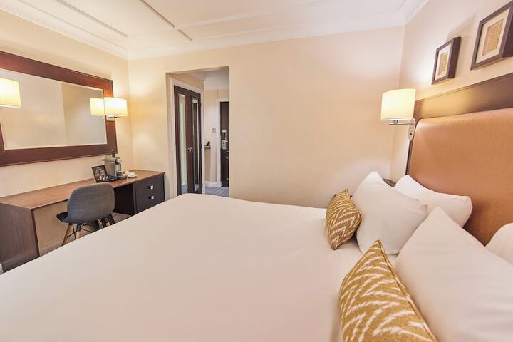 Room 38 of 90