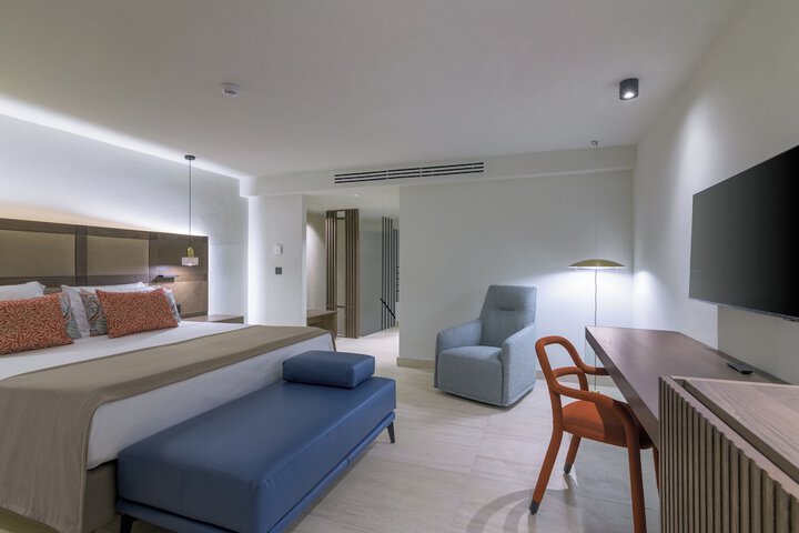 Room 18 of 295