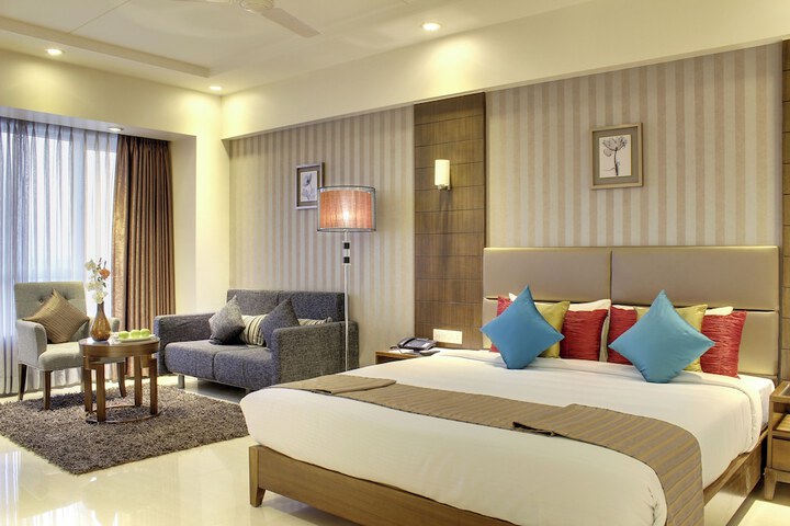 Room 12 of 30