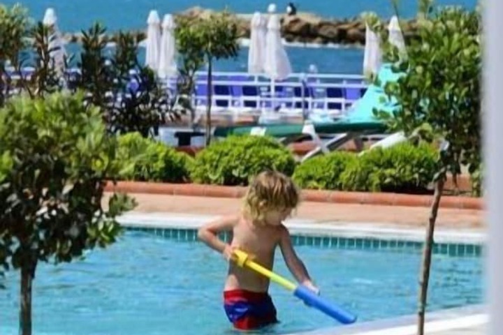 Pool Hotel