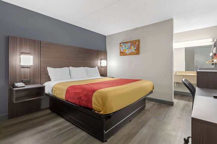 1 King Bed (14 of 15)