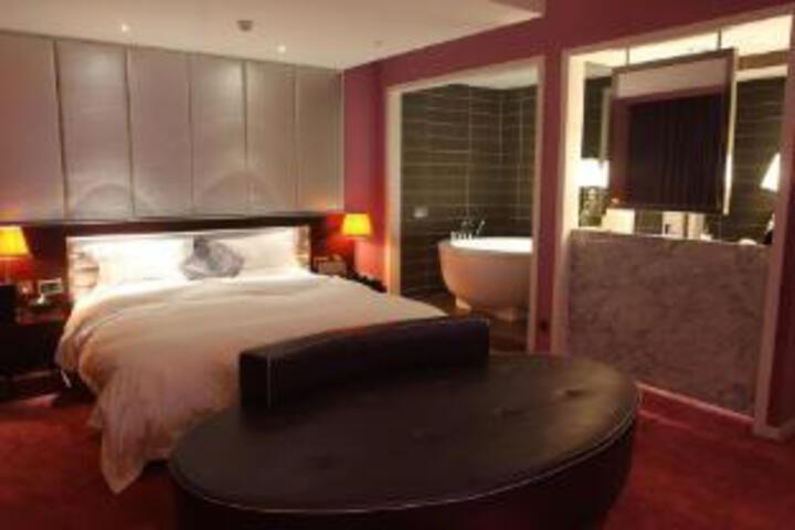Room 8 of 8