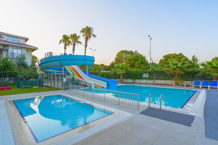Pool Hotel