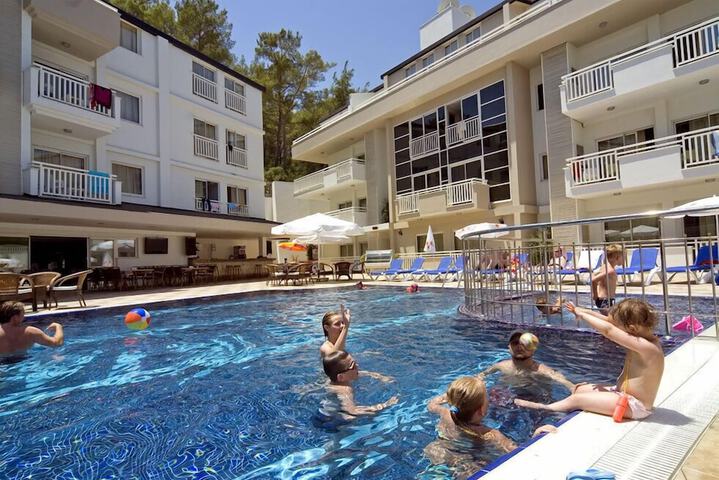 Pool Hotel