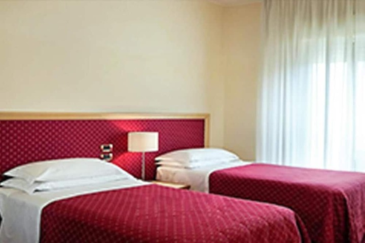 Room 14 of 28