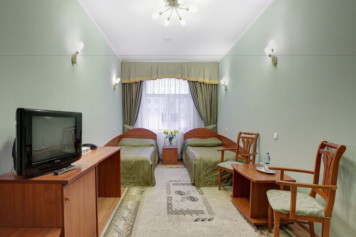 Room 8 of 36