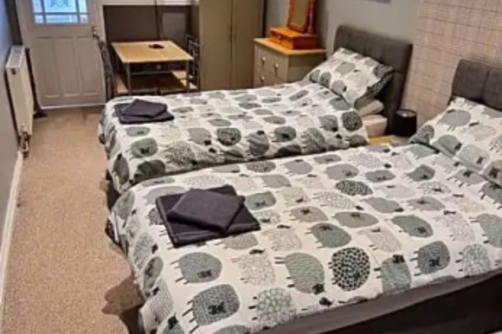 Room 3 of 7