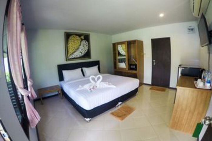 Room 33 of 65