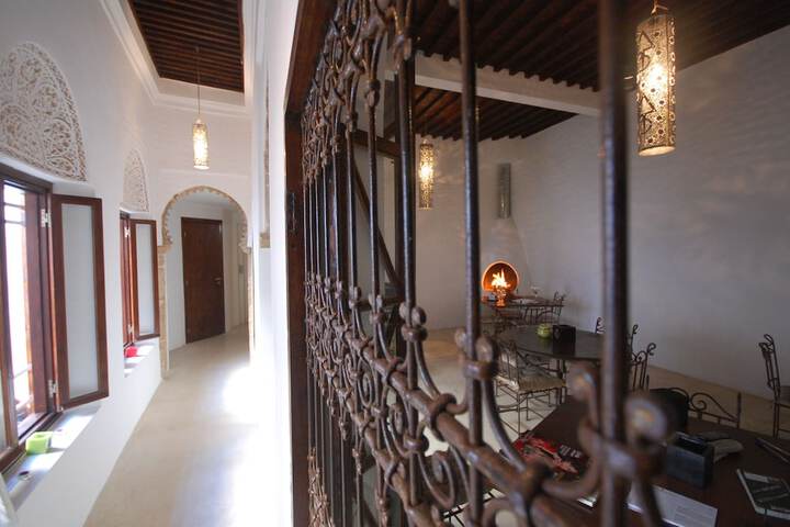 Ballroom/Hall 27 of 31