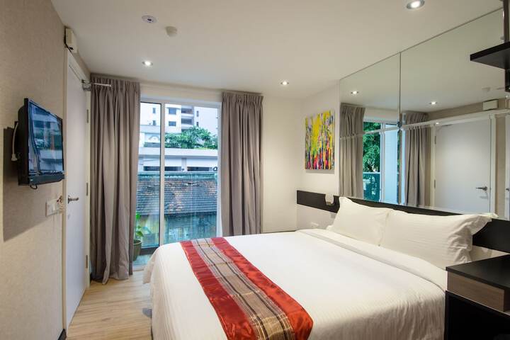 Room 27 of 38