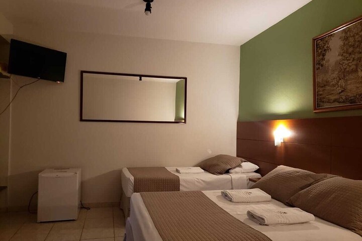 Room 11 of 42