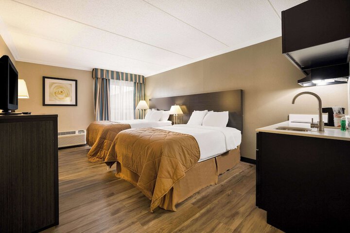 2 Double Beds (9 of 9)