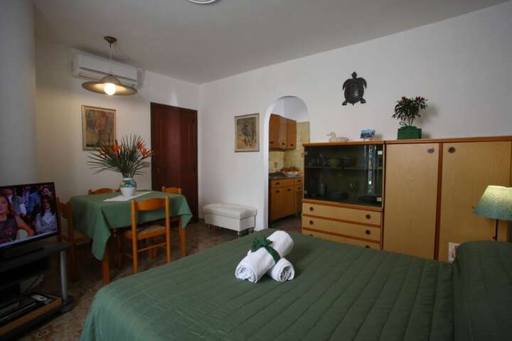 Room 13 of 41