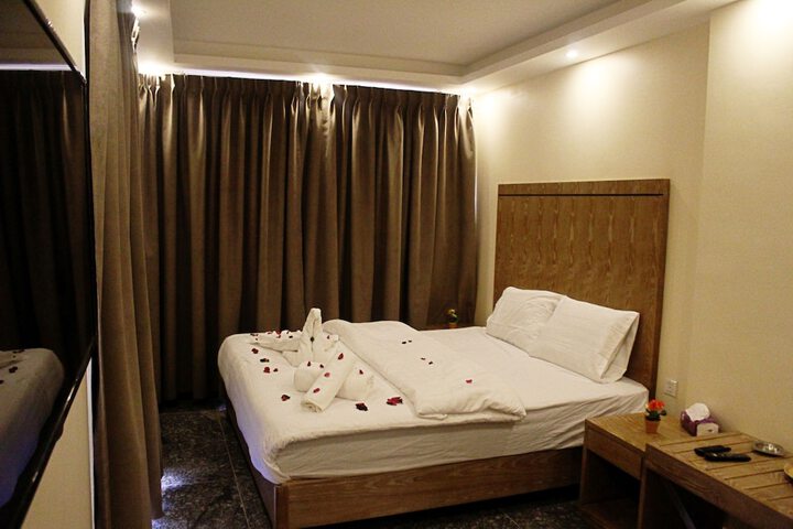 Room 9 of 35