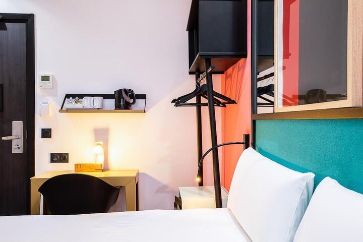 Room 14 of 50