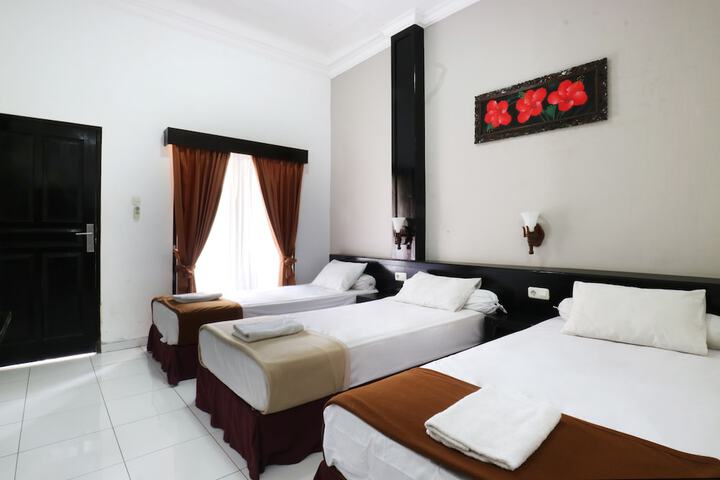 Room 3 of 8