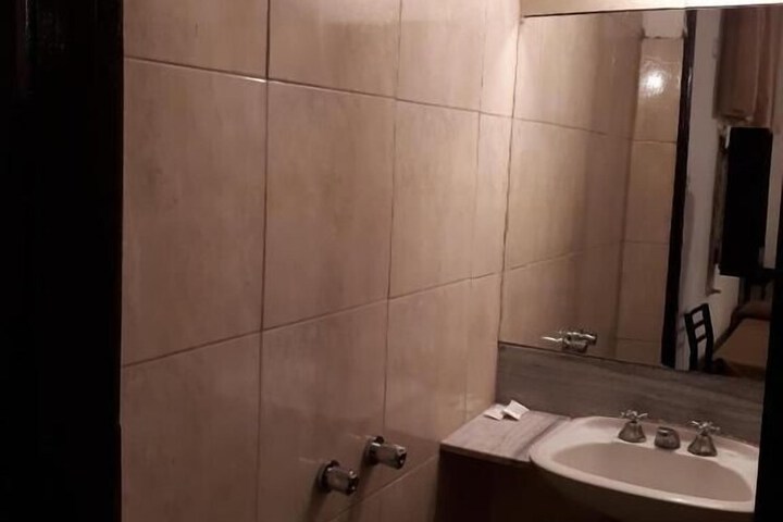 Room 15 of 19