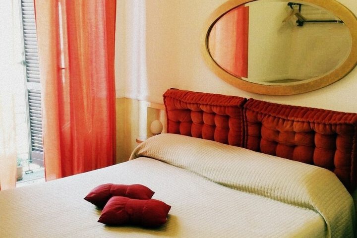 Room 8 of 26