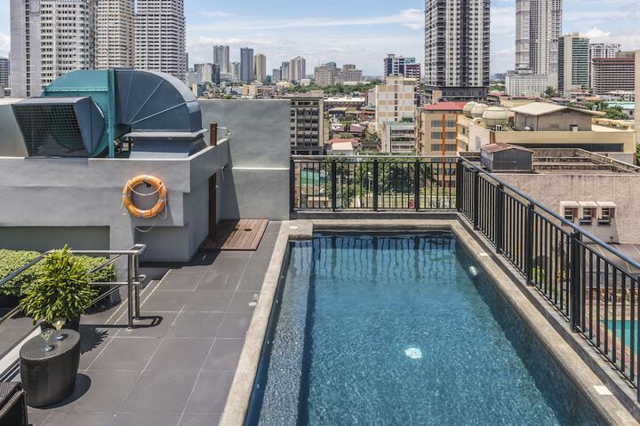 Pool Hotel