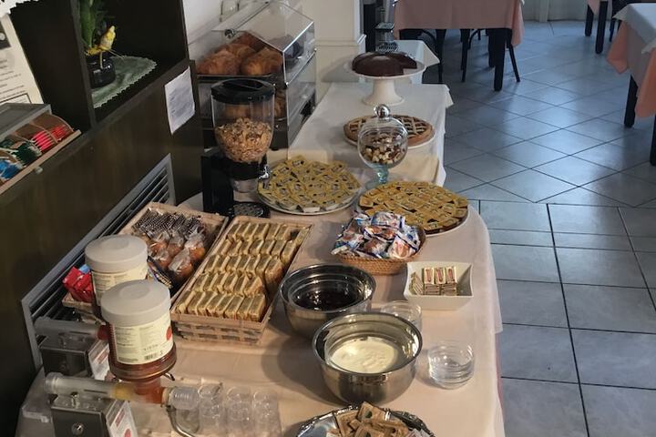 Dining 46 of 62