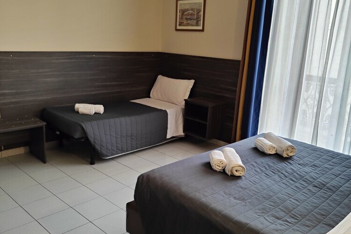 Room 14 of 65