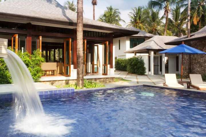 Pool Hotel