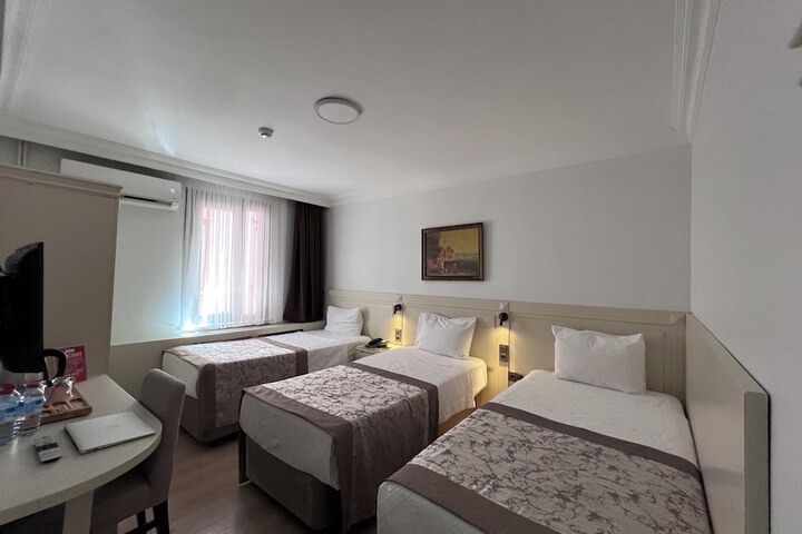 Room 4 of 53