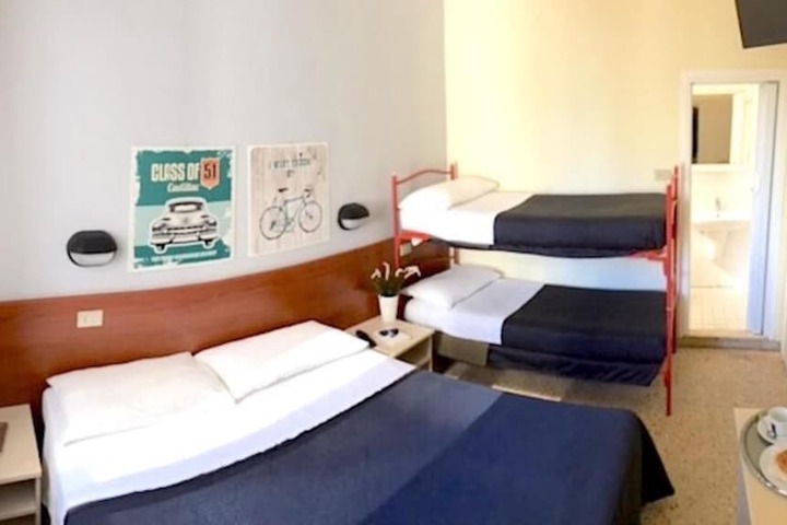 Room 6 of 43