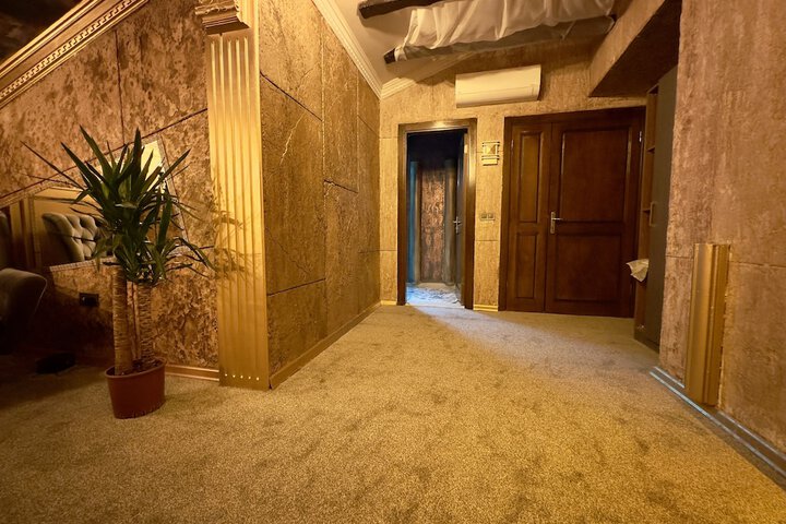 Room 10 of 71