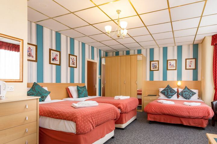Room 8 of 61