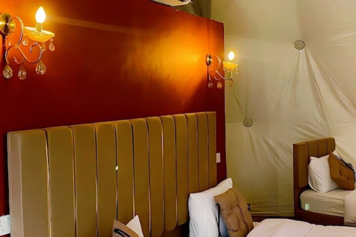 Room 26 of 122