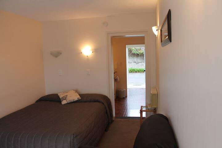 Room 4 of 51