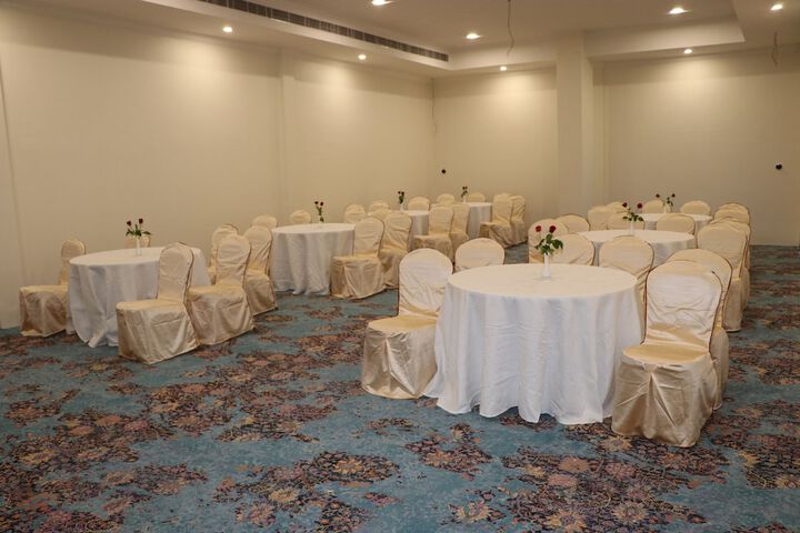 Ballroom/Hall 118 of 181
