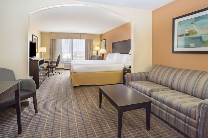 1 King Bed (8 of 11)