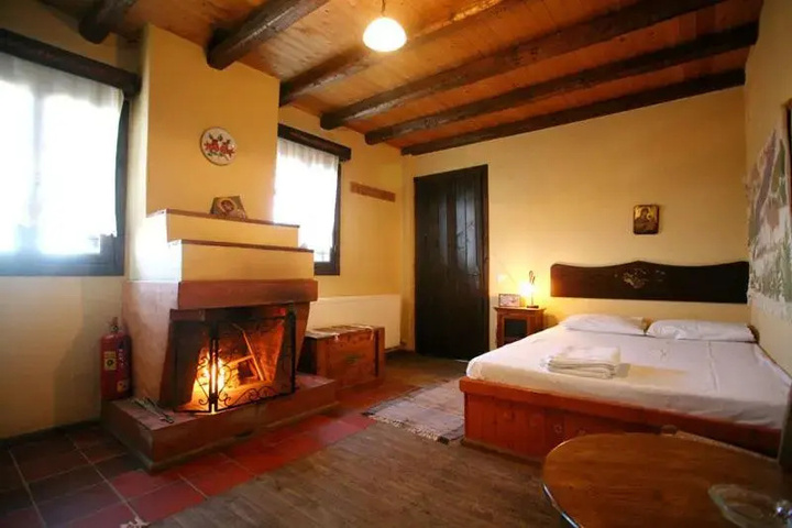 Room 3 of 9