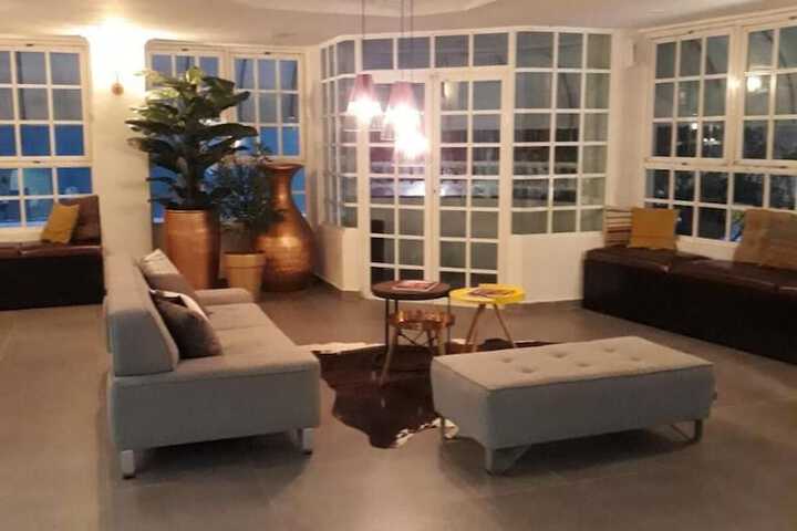Entrance & Lobby