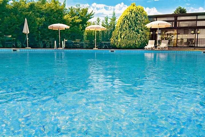 Pool 65 of 97