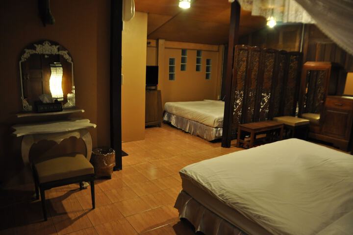 Room 44 of 161